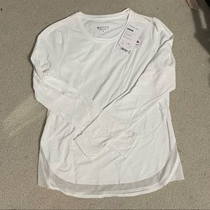 Athleta Cadence Top in white long sleeve mesh strip on bottom size M